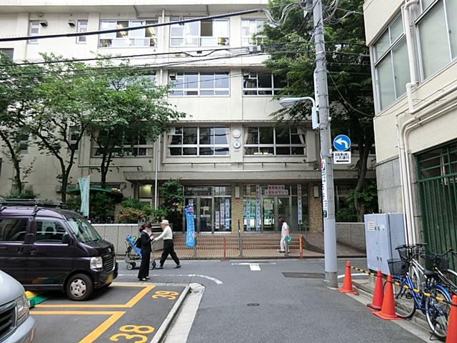 Junior high school. Municipal Okachi 860m to the town Taito junior high school