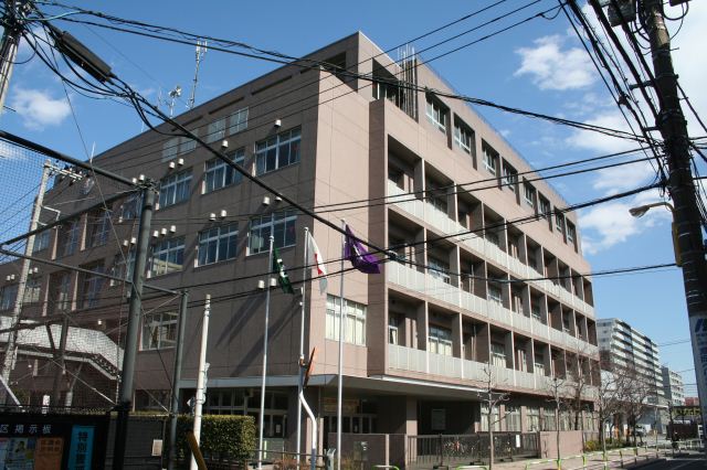 Junior high school. Municipal Suwa stand junior high school until the (junior high school) 1600m