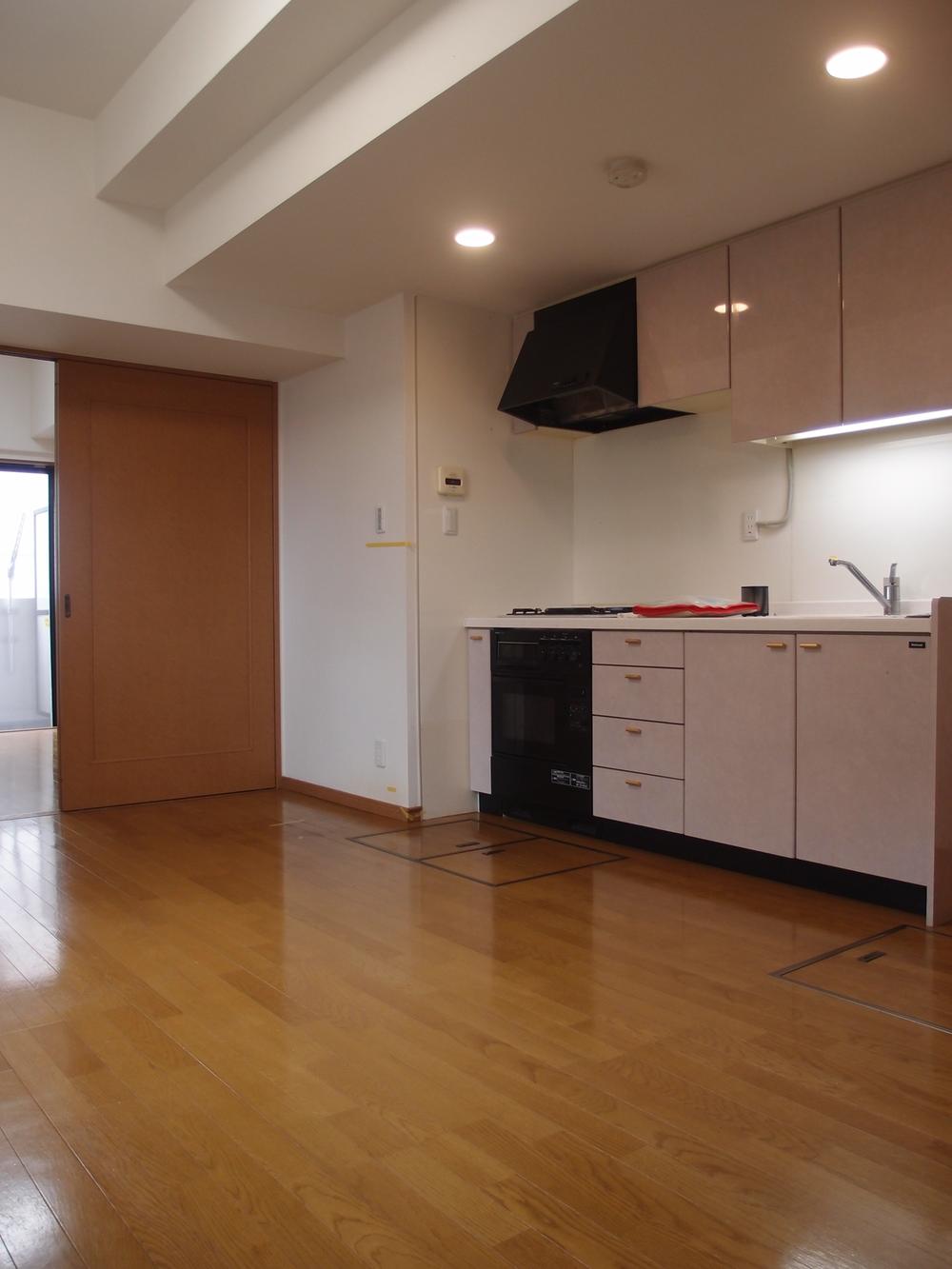 Living. LDK about 10 tatami mats (1)