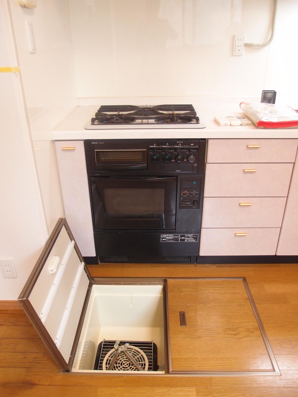 Kitchen. Kitchen floor storage