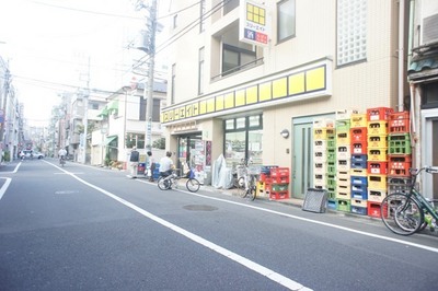 Convenience store. 177m up to three eight Longquan store (convenience store)