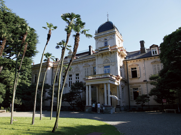 Surrounding environment. Kyu-Iwasaki-tei Garden (walk 16 minutes / About 1250m)
