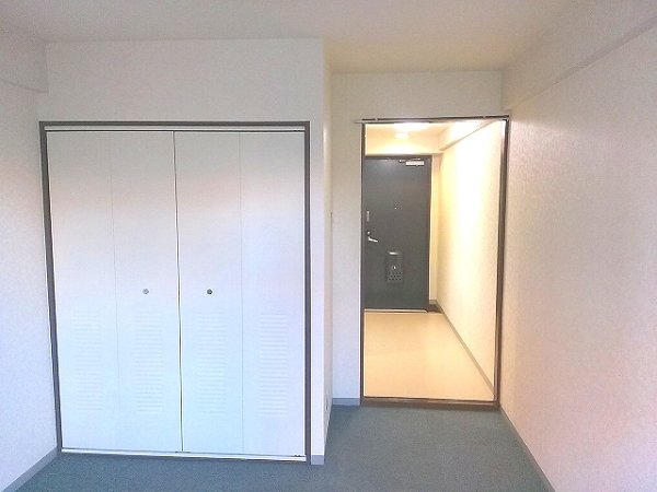 Other room space. Key Money 0