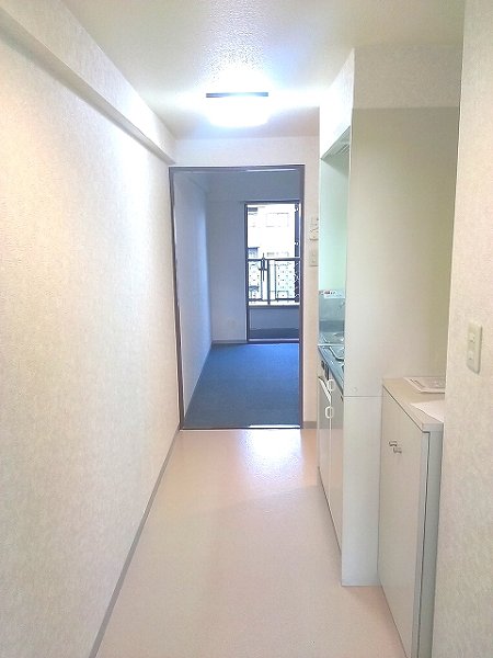 Entrance. It is a guide Allowed even at night