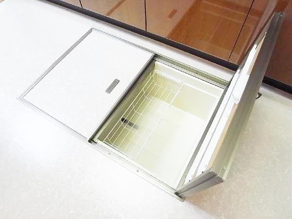 Receipt. Underfloor storage in the kitchen