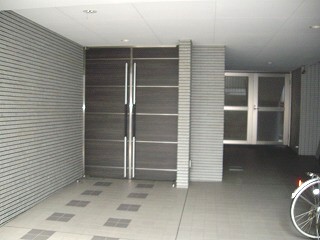 Entrance. Heavy entrance