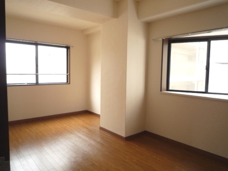 Other room space. Flooring of the room It is the corner dwelling unit