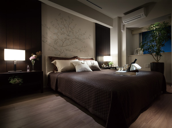 Interior.  [Western-style (1)] Loose put Western-style bed (1). Also installed storage abundant walk-in closet.