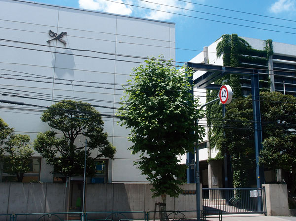 Surrounding environment. Kaisei school (about 180m / 3-minute walk) Yanaka ・ Nezu ・ Area The area of ​​Sendagi is, This area is full educational facilities meet. Kaisei Gakuen, Tokyo's leading Shingakuko to perform integrated middle and high education. intelligence, freedom, Respecting the spartan, The training of basic academic skills we are focused.