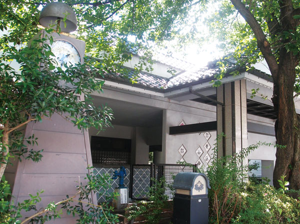 Surrounding environment. Yanaka elementary school (about 920m / Walk 12 minutes) Elementary School history was founded in 1902. Aiming to school joy to learn can be mastered, Team ・ Teaching proficiency and another by small-group guidance, etc., Practice of evolutionary lesson, We are working to ensure the basic academic skills.