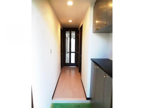 Non-living room. Corridor