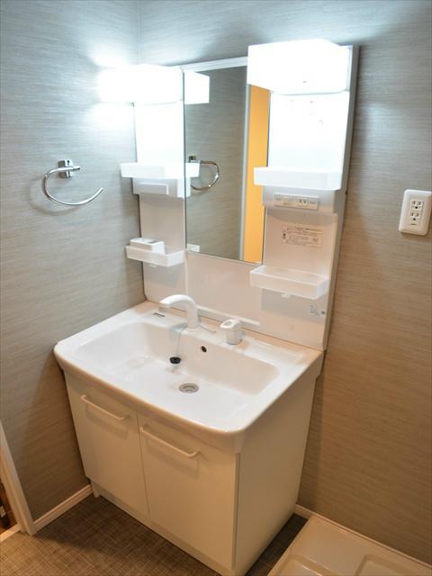 Wash basin, toilet. It takes an active part in the dressing