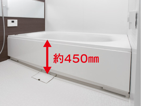 Bathing-wash room.  [Matagi is likely to bathe low low-floor type unit bus] Suppress the straddle sales to bath to about 450 mm, Steps of the entrance was also as much as possible resolved, It has adopted a unit bus of the low-floor design. Since the tub edge is wide puts sitting at the time of bathing. (Same specifications)
