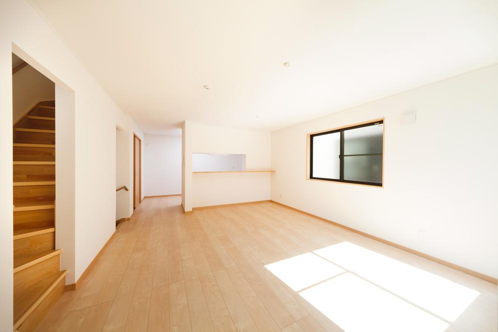 Living. Same specifications