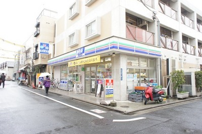 Convenience store. Three F Taito Yanaka 3-chome up (convenience store) 299m