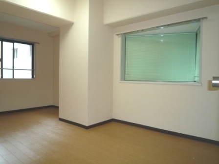 Other room space. Flooring of the room It is the corner dwelling unit