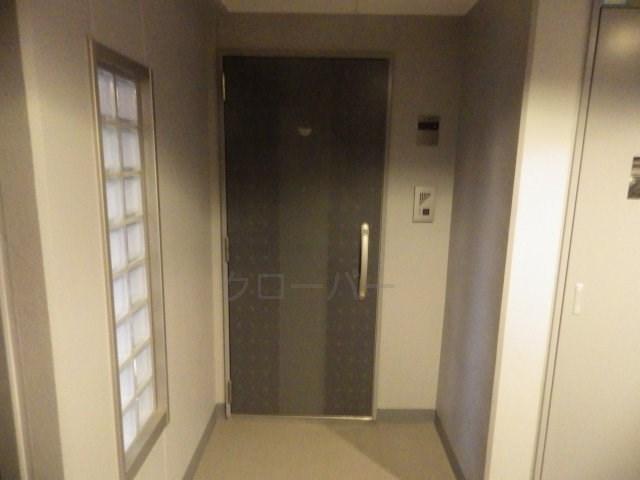 Other common areas. Entrance door