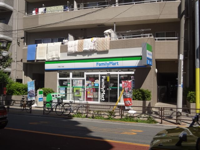 Convenience store. 320m to Family Mart (convenience store)