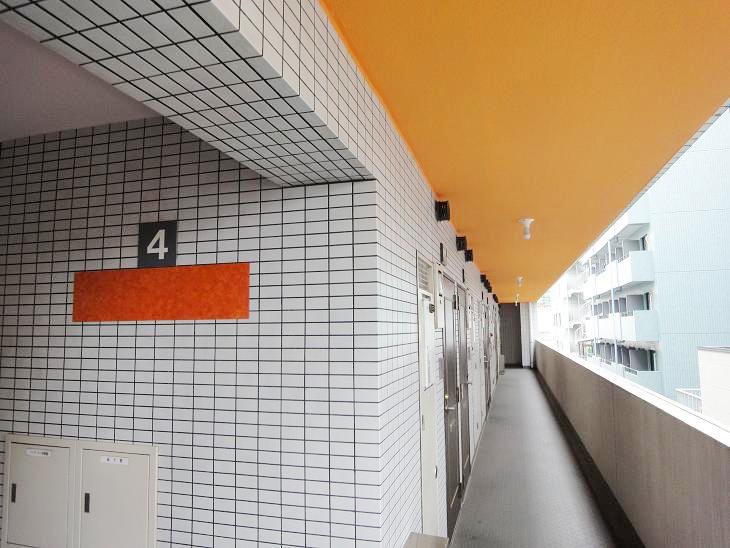 Entrance. Peace of mind in the auto-lock ☆