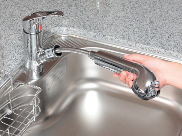 Kitchen.  [Water purifier integrated shower faucet] Water purification ・ Raw water ・ straight ・ Adopt a design highly water purifier single lever mixing faucet with integrated shower the switching of the shower can be easily lever operation. Water purification with warm water, you can reduce the time to boil because it can be used. Also, I pulled out the nozzle of the water faucet, Handy to wash up every nook and corner of the sink.