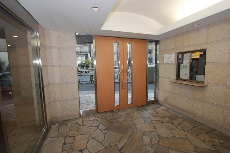 lobby. Introspection of the lobby