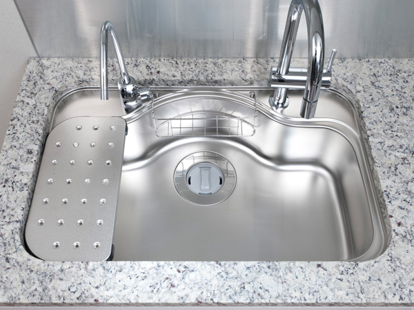Kitchen.  [Wide silent sink] Water wings sound, Adopt a wide silent sink of suppressing low-noise specifications fall sound.