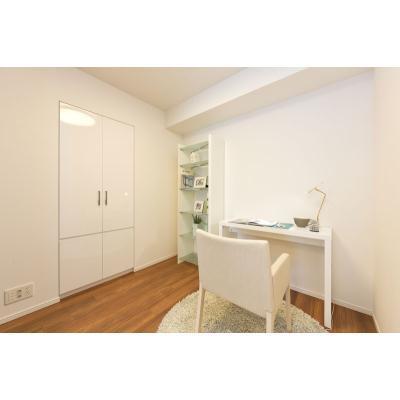 Receipt. You can store plenty to walk-in closet! 