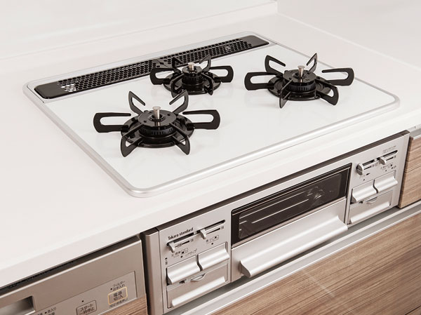 Kitchen.  [Three-necked gas stove] Since the subtle degree of fire regulation of dishes is will support the sensor, Kitchen work is Hakadori. Cooking also peace of mind of the child so that even with a variety of safety features. Also, Flat top plate is easy to wipe who lost irregularities, Smooth to clean. Gotoku and grill is also clean wash not bear a removable easy.