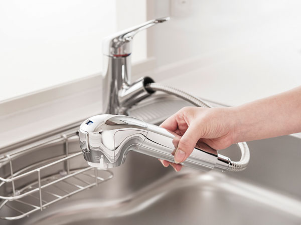 Kitchen.  [Water purifier integrated shower faucet] Hand shower faucet with a built-in water purifier. Water purification ・ Raw water of switching and Straight ・ shower ・ It can be easily switched of eco shower, You can also clean the sink until every corner since pulled out the hose.