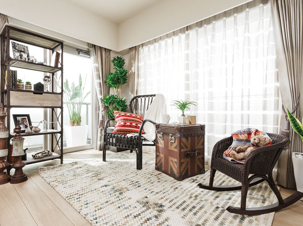 Interior.  [Western-style (3)] (More than me in the room photo model Room 60D type)