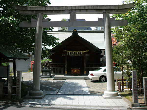 Surrounding environment. Kuramae Jinja (10-minute walk ・ About 750m)