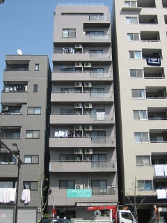 Building appearance. auto lock, Air conditioning 2 groups, Sunny