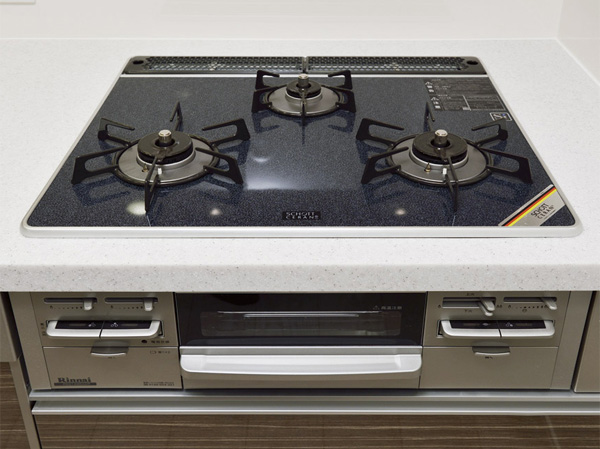 Kitchen.  [Si glass with sensor top stove] Germany ・ Adopt a shot manufactured by heat-resistant ceramic glass top plate. Not only beauty, Safety features also enhance, Strongly to heat and shock, Care is easy to specification. (Same specifications)