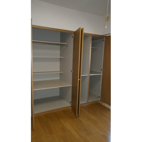 Receipt. Spacious storage