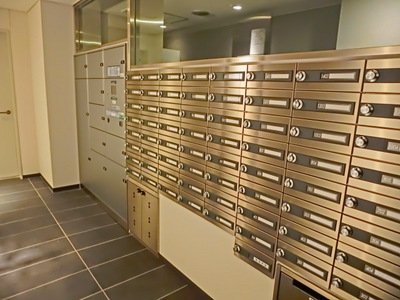 Other common areas. Convenient home delivery BOX is also equipped