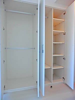 Receipt. It is a large-capacity closet