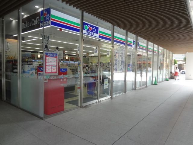 Convenience store. Three F Asakusabashi shop until the (convenience store) 390m