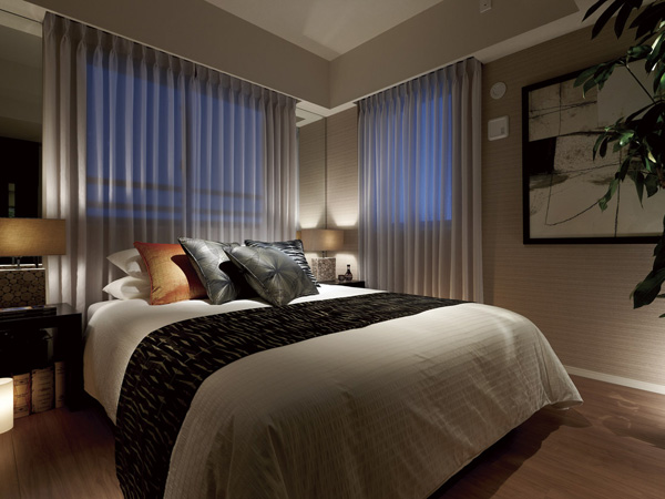 Interior.  [Master bedroom] The main bedroom is friendly to private, Achieve an arrangement in which are not adjacent to each other and the living room.