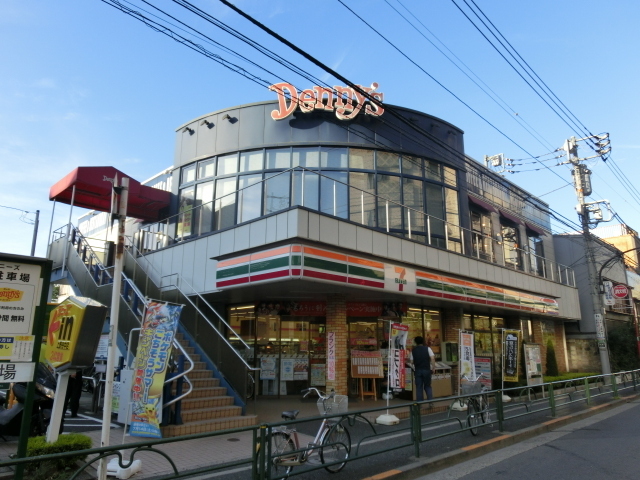 Convenience store. 470m to Seven-Eleven (convenience store)