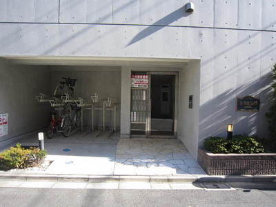 Building appearance. Auto is with a lock