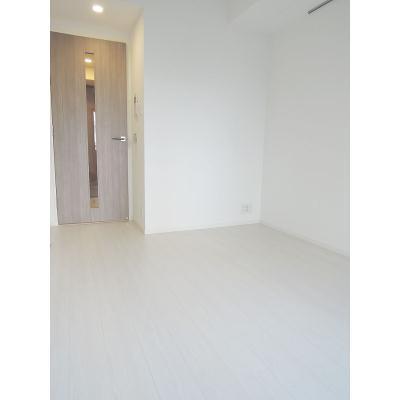 Living and room. It is a loose use Floor.