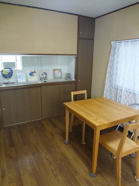 Living and room. Share of living.