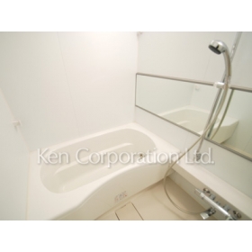 Bath. Shoot the same type the fifth floor of the room. Specifications may be different.