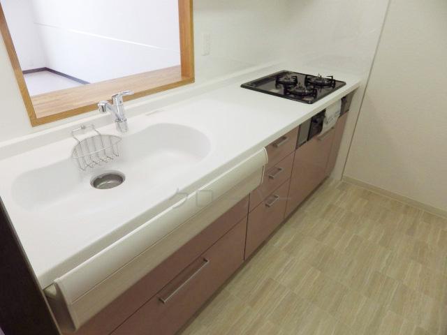 Wash basin, toilet