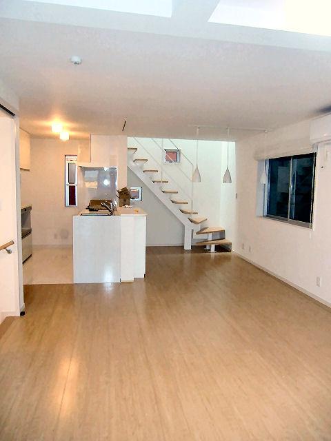 Living. The company the same specification and construction living Spacious is