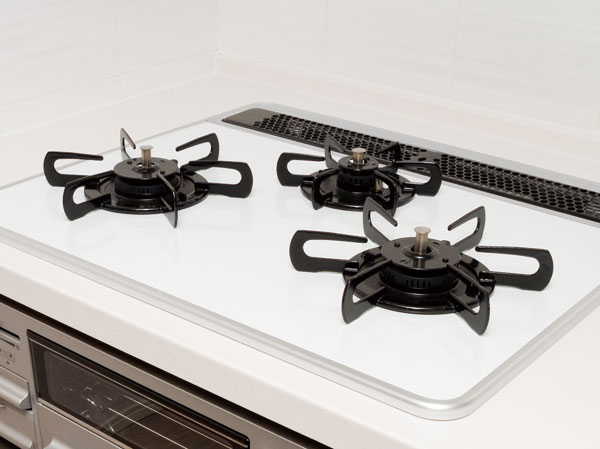 Kitchen.  [Hyper-glass coat top stove] It looks beautiful, Strong hyper glass top plate to heat and shock. Difficult boiled spills and the like cake, Also kept clean so easy to wipe off dirt.