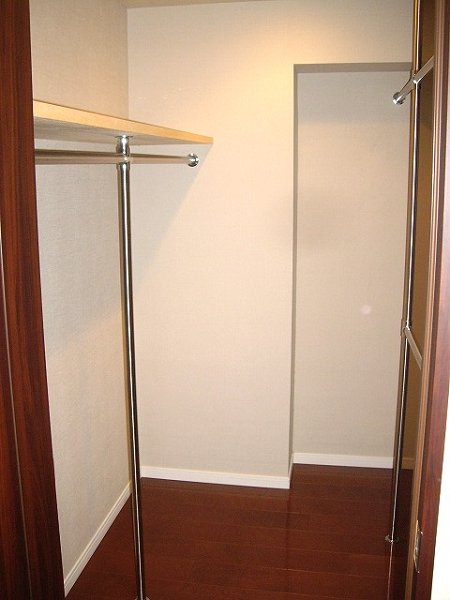 Receipt. Walk-in closet