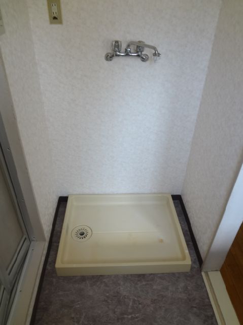 Other room space. Indoor Laundry Storage