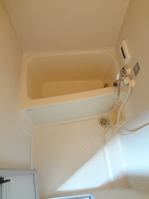 Bath. Bus with add cooked