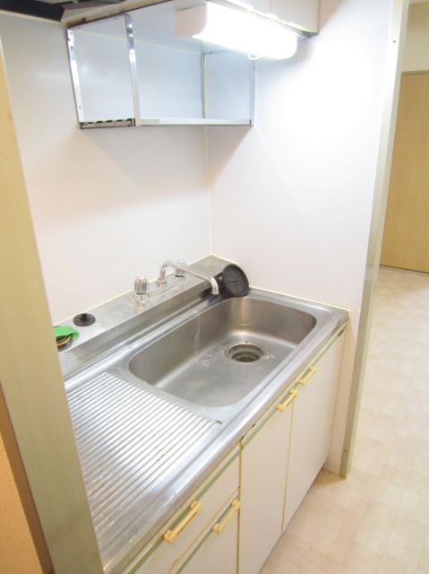 Kitchen. It is before cleaning.